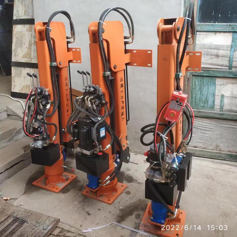 青铜峡市重汽蓝牌随车吊 3.2吨 国六动力强 液压驱动 农用自卸起重机